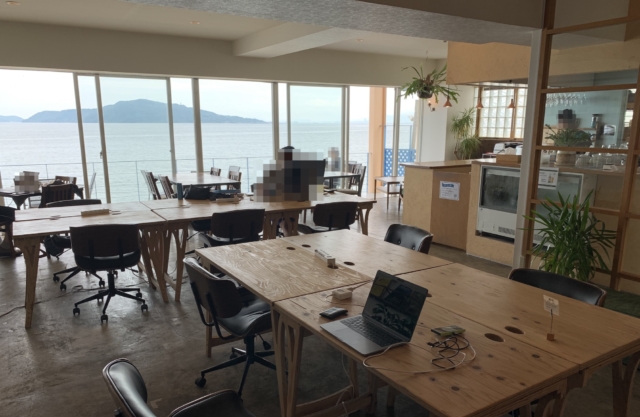 海が見えるシェアオフィス Salt は福岡でも屈指のコワーキングスペースだった Developersio